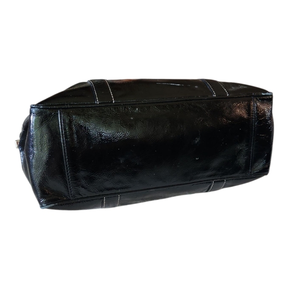 Coach Gallery F12839 Black Patent Leather Shoulder Tote – Turnlock Side Pockets - Picture 4 of 16